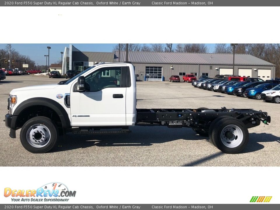 2020 Ford F550 Super Duty XL Regular Cab Chassis Oxford White / Earth Gray Photo #1