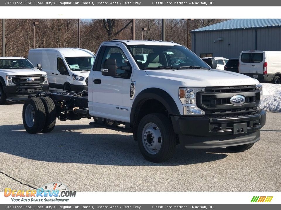 2020 Ford F550 Super Duty XL Regular Cab Chassis Oxford White / Earth Gray Photo #3