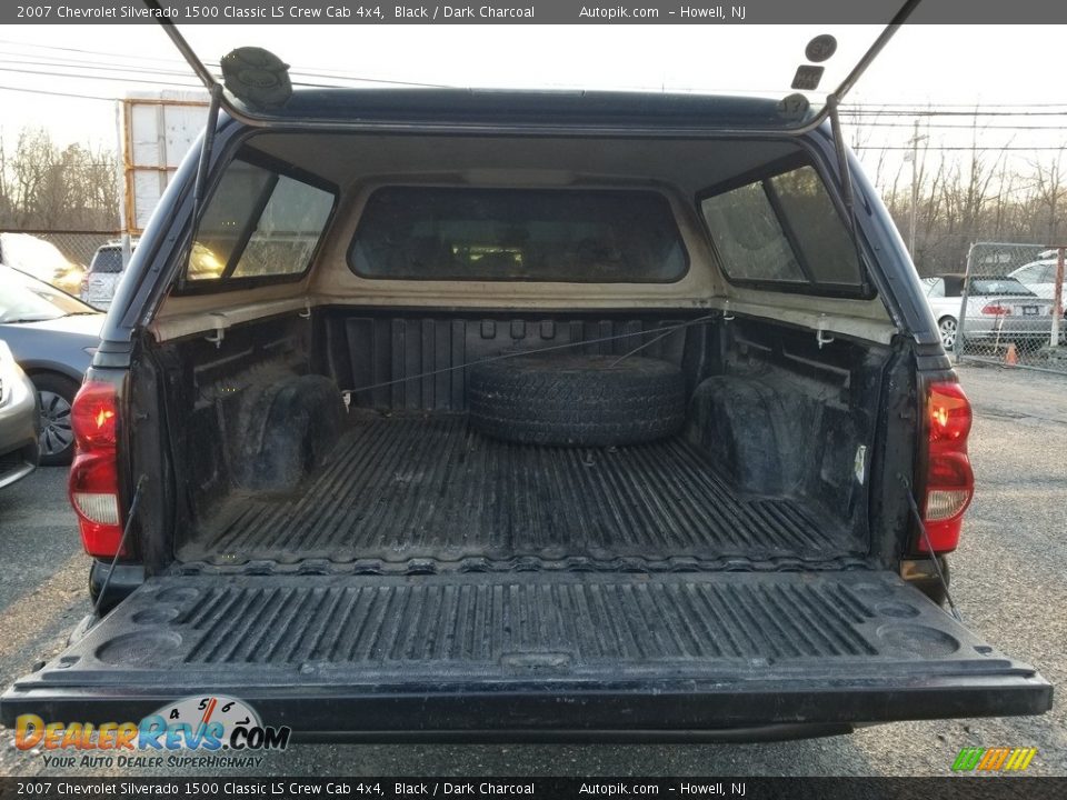 2007 Chevrolet Silverado 1500 Classic LS Crew Cab 4x4 Black / Dark Charcoal Photo #18