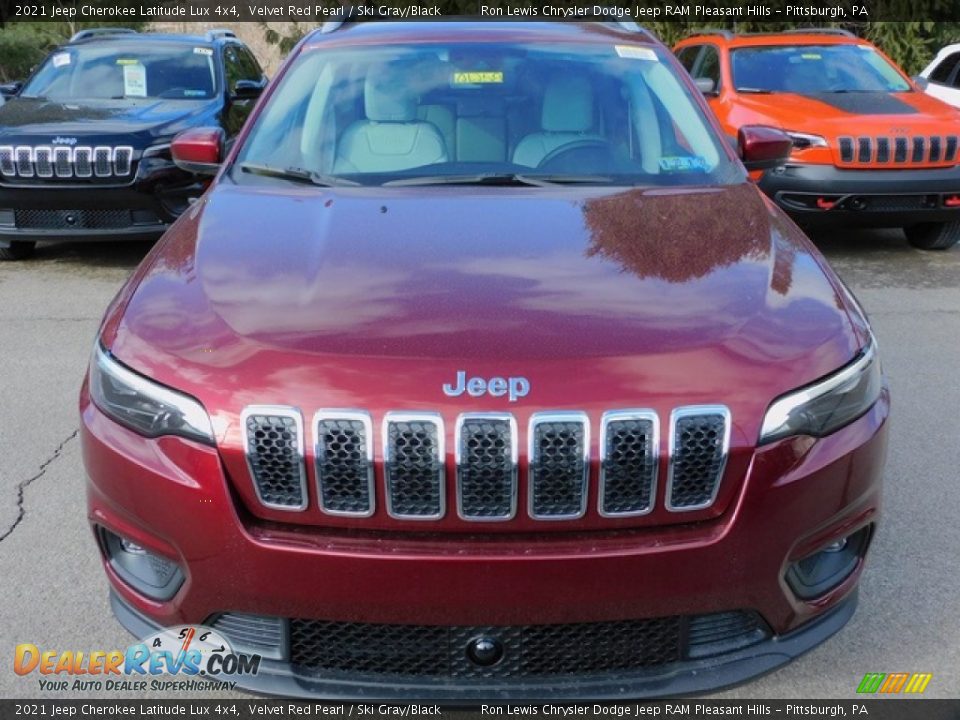 2021 Jeep Cherokee Latitude Lux 4x4 Velvet Red Pearl / Ski Gray/Black Photo #2