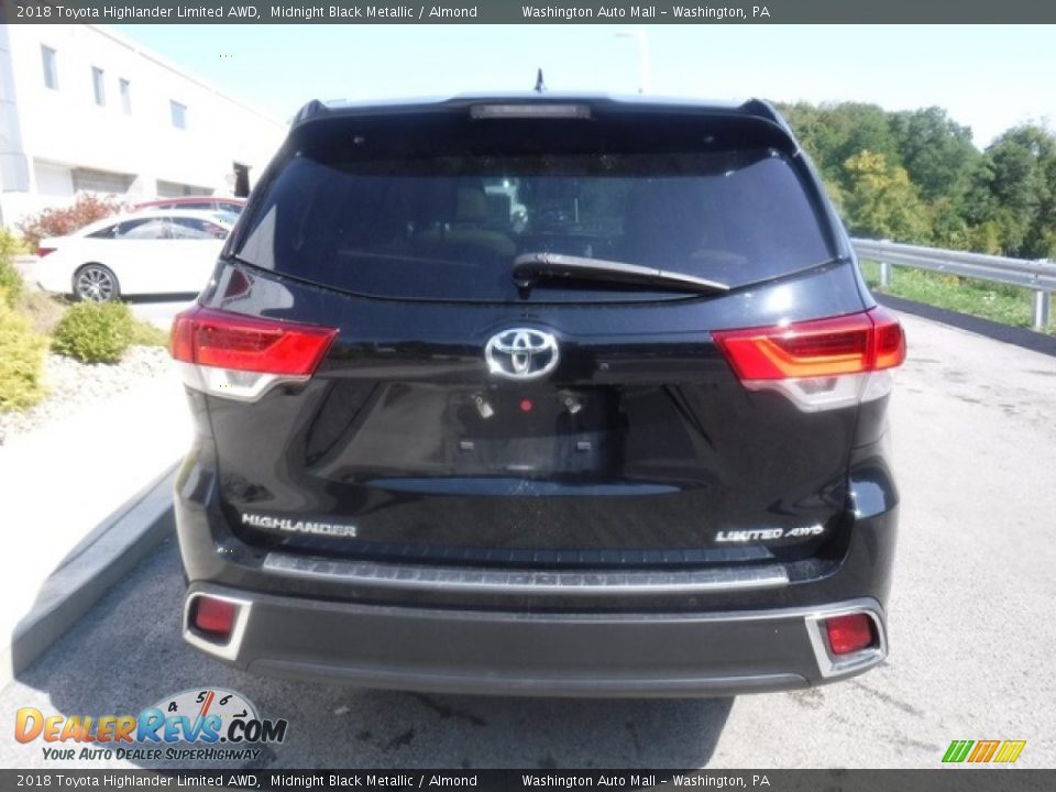 2018 Toyota Highlander Limited AWD Midnight Black Metallic / Almond Photo #11