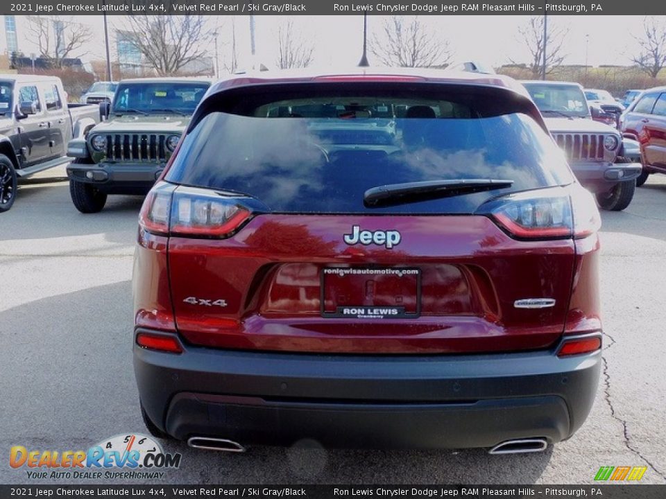 2021 Jeep Cherokee Latitude Lux 4x4 Velvet Red Pearl / Ski Gray/Black Photo #6