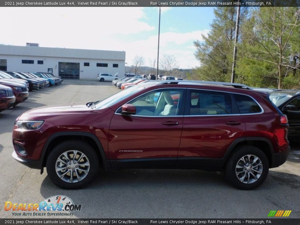 2021 Jeep Cherokee Latitude Lux 4x4 Velvet Red Pearl / Ski Gray/Black Photo #9