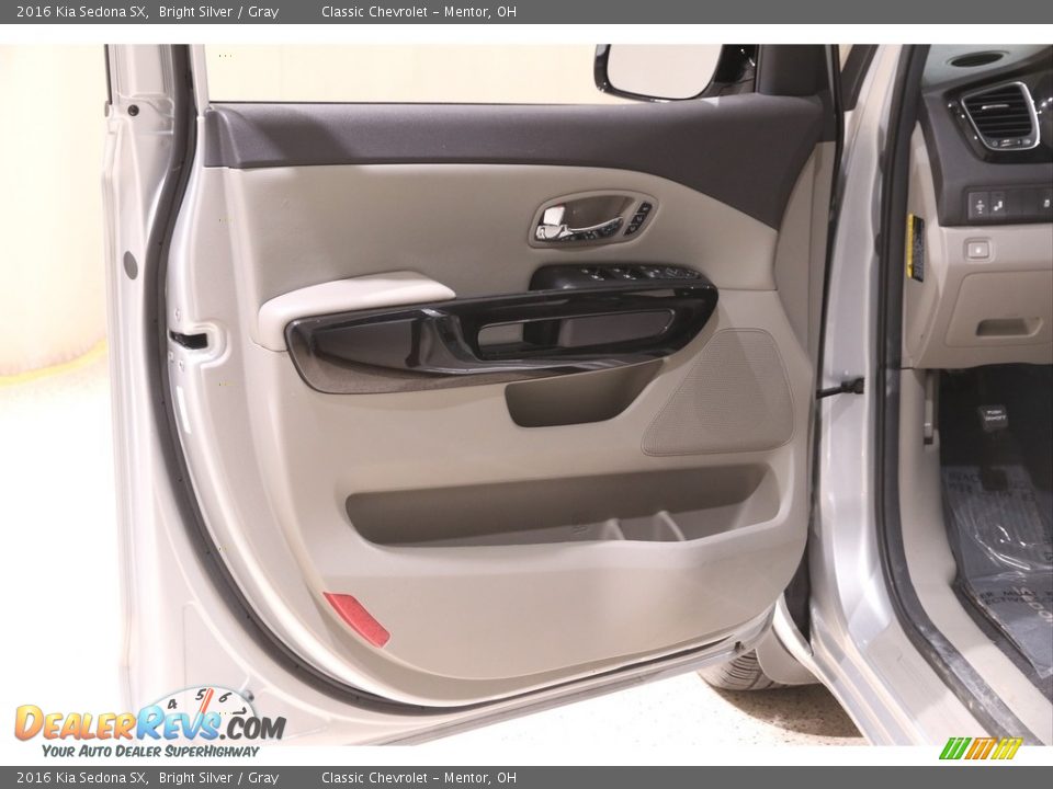 Door Panel of 2016 Kia Sedona SX Photo #4