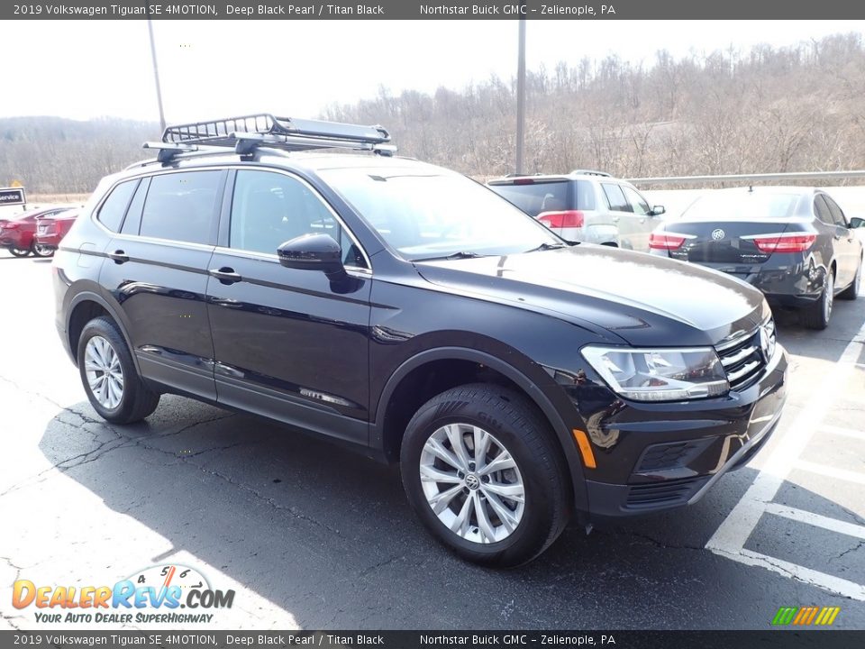 2019 Volkswagen Tiguan SE 4MOTION Deep Black Pearl / Titan Black Photo #4