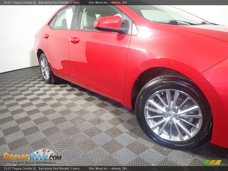 2015 Toyota Corolla LE Barcelona Red Metallic / Ivory Photo #5