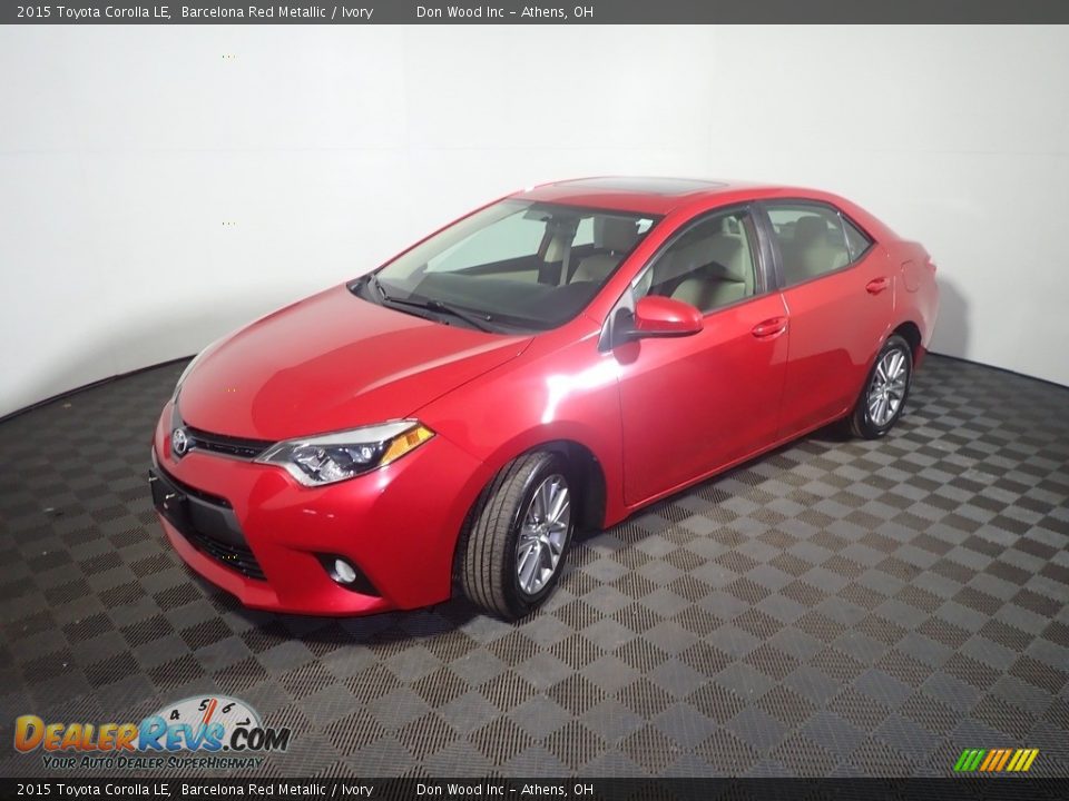 2015 Toyota Corolla LE Barcelona Red Metallic / Ivory Photo #10
