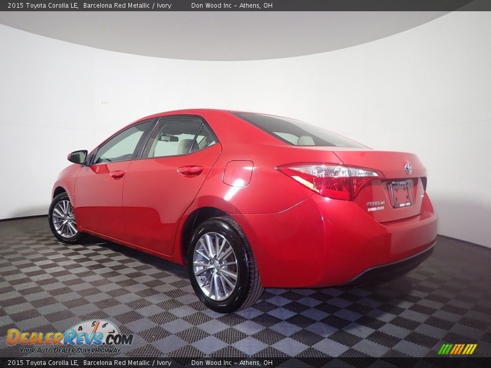 2015 Toyota Corolla LE Barcelona Red Metallic / Ivory Photo #12