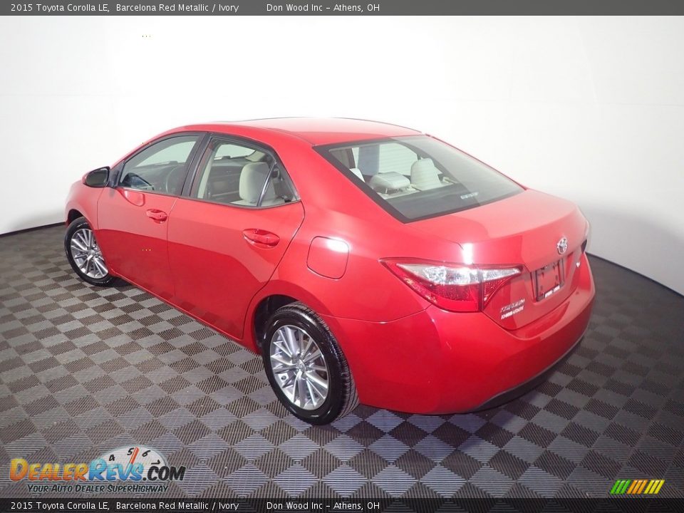 2015 Toyota Corolla LE Barcelona Red Metallic / Ivory Photo #13
