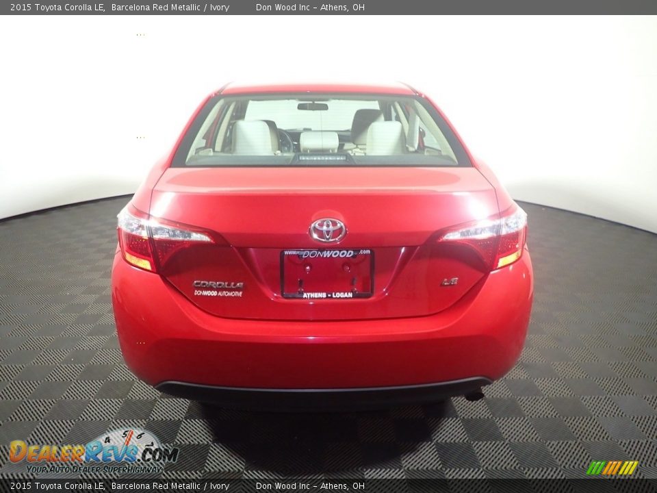2015 Toyota Corolla LE Barcelona Red Metallic / Ivory Photo #14