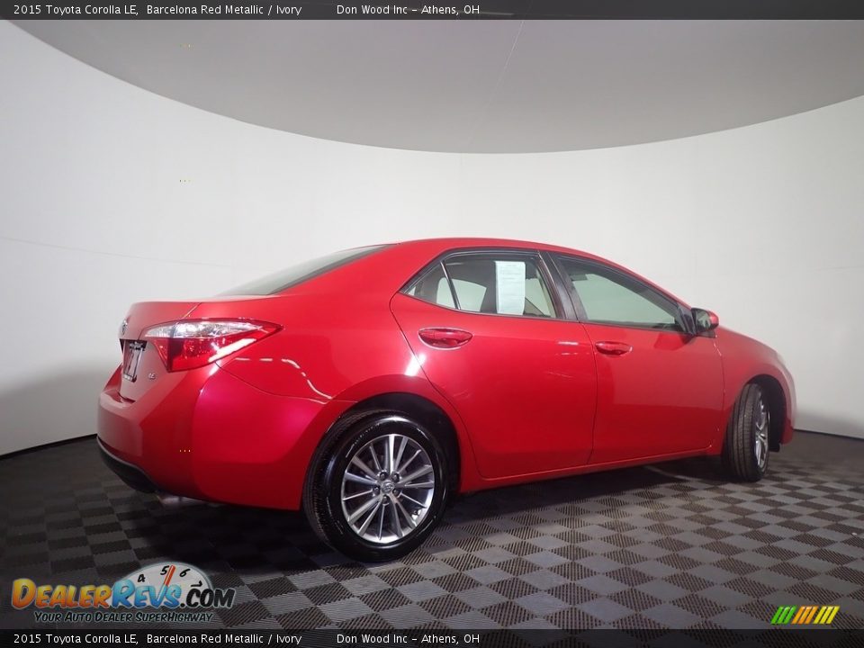 2015 Toyota Corolla LE Barcelona Red Metallic / Ivory Photo #17