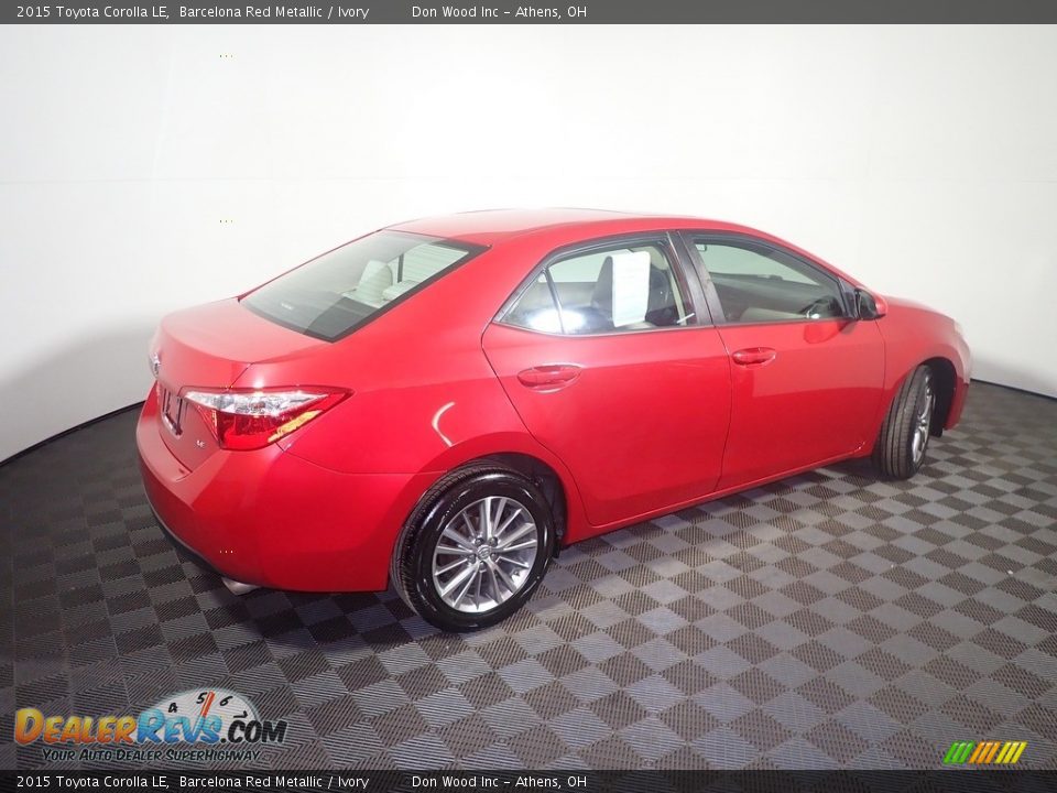 2015 Toyota Corolla LE Barcelona Red Metallic / Ivory Photo #18