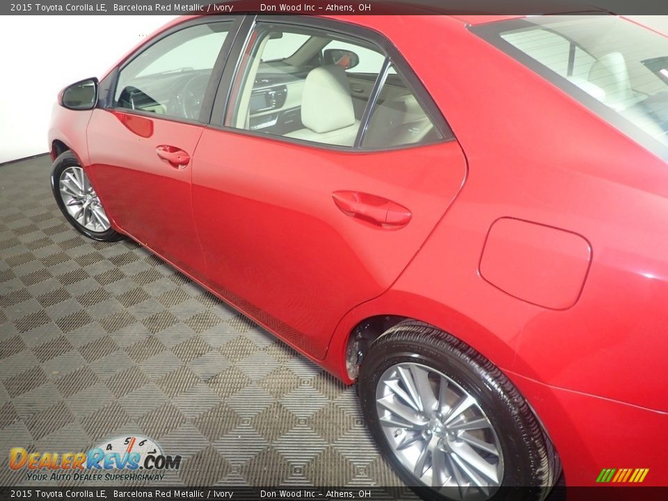 2015 Toyota Corolla LE Barcelona Red Metallic / Ivory Photo #19