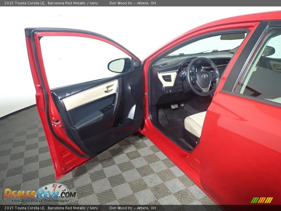 2015 Toyota Corolla LE Barcelona Red Metallic / Ivory Photo #21