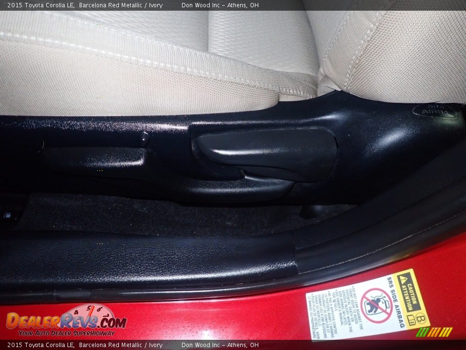 2015 Toyota Corolla LE Barcelona Red Metallic / Ivory Photo #24