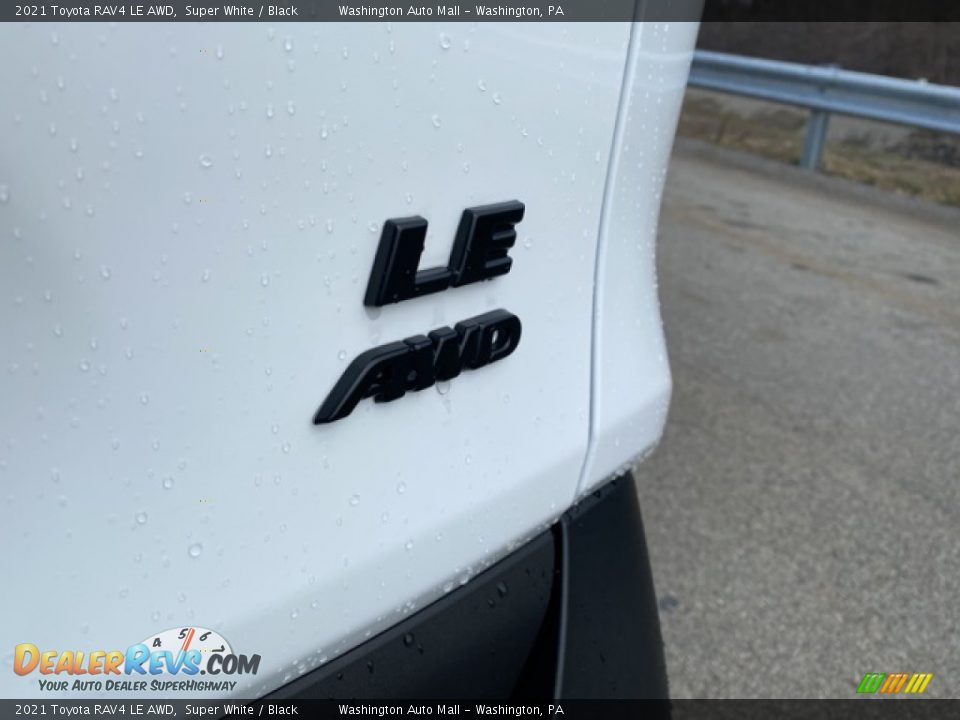 2021 Toyota RAV4 LE AWD Super White / Black Photo #21