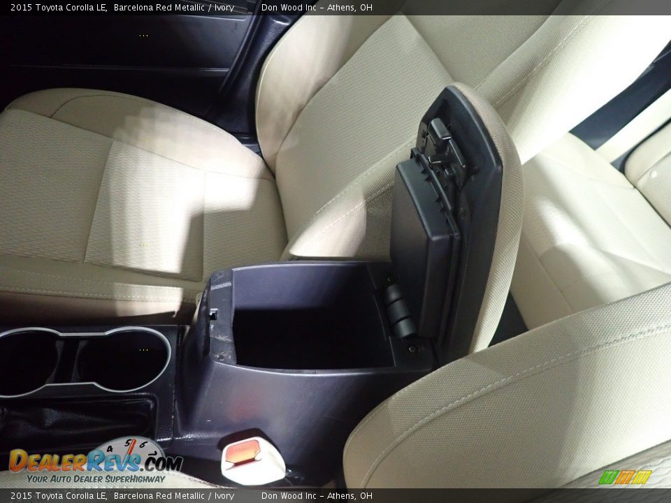 2015 Toyota Corolla LE Barcelona Red Metallic / Ivory Photo #33
