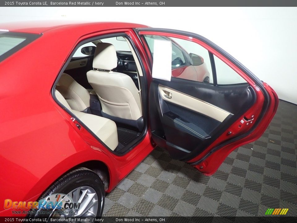 2015 Toyota Corolla LE Barcelona Red Metallic / Ivory Photo #36