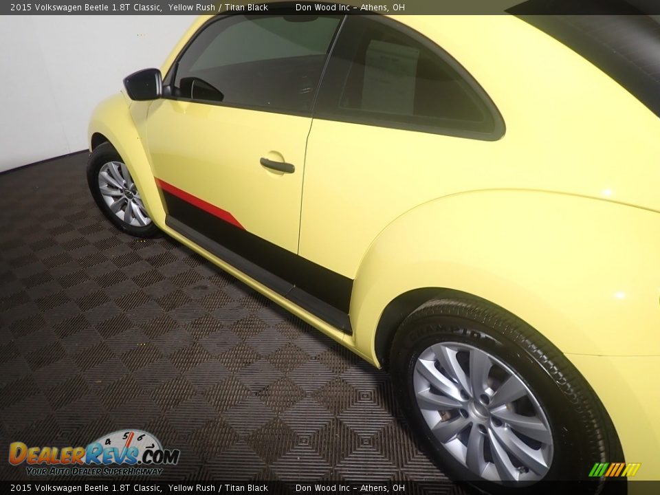 2015 Volkswagen Beetle 1.8T Classic Yellow Rush / Titan Black Photo #19
