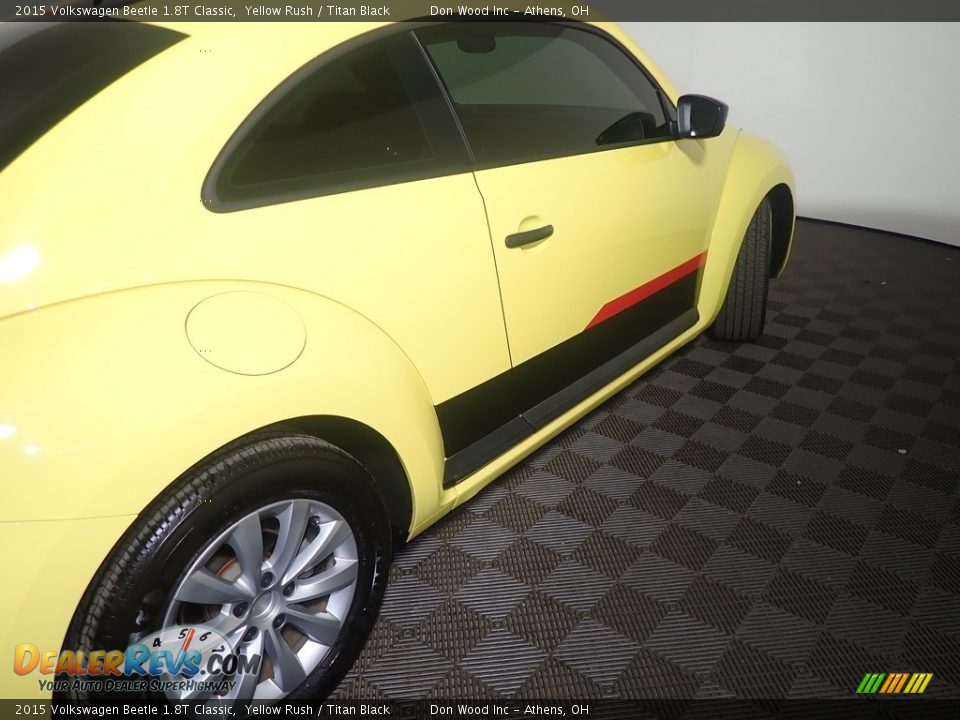 2015 Volkswagen Beetle 1.8T Classic Yellow Rush / Titan Black Photo #20