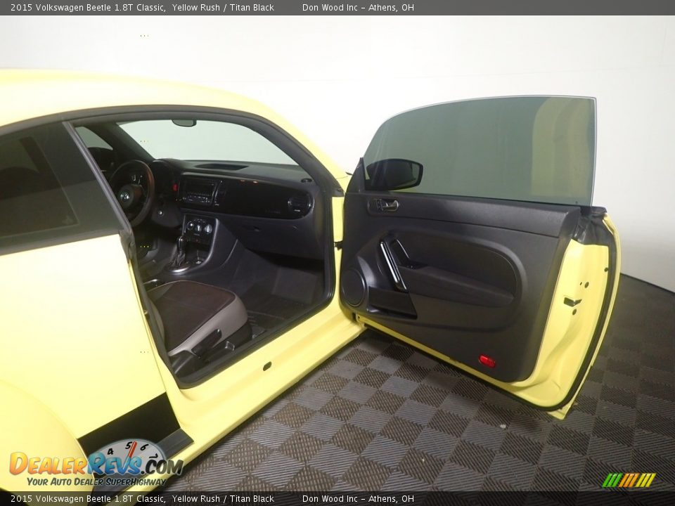 2015 Volkswagen Beetle 1.8T Classic Yellow Rush / Titan Black Photo #34