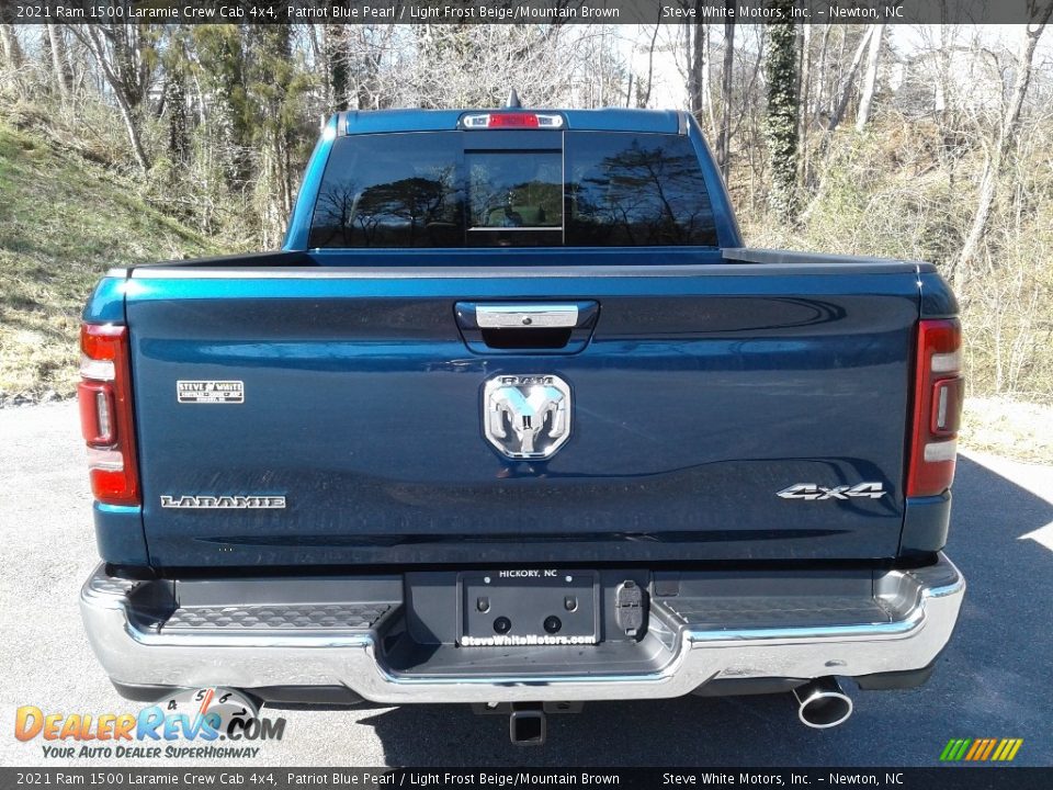 2021 Ram 1500 Laramie Crew Cab 4x4 Patriot Blue Pearl / Light Frost Beige/Mountain Brown Photo #7