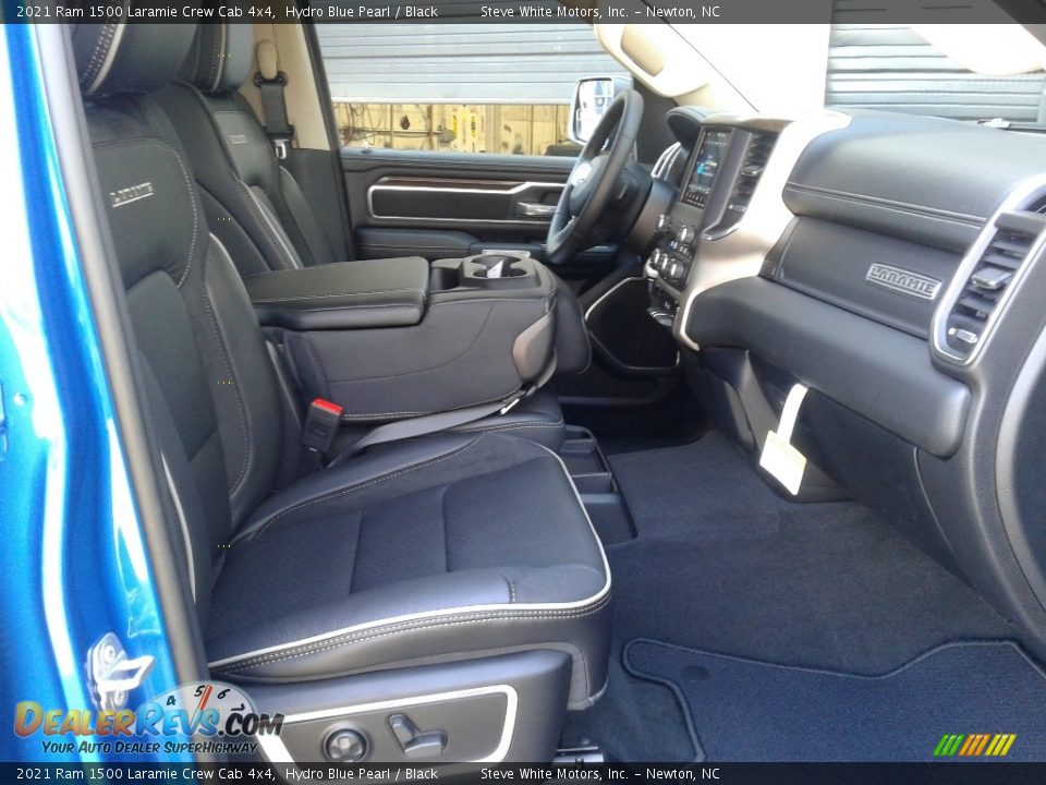 2021 Ram 1500 Laramie Crew Cab 4x4 Hydro Blue Pearl / Black Photo #17