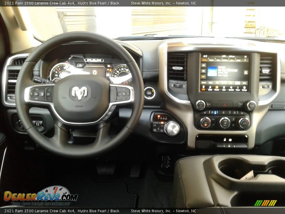 2021 Ram 1500 Laramie Crew Cab 4x4 Hydro Blue Pearl / Black Photo #18