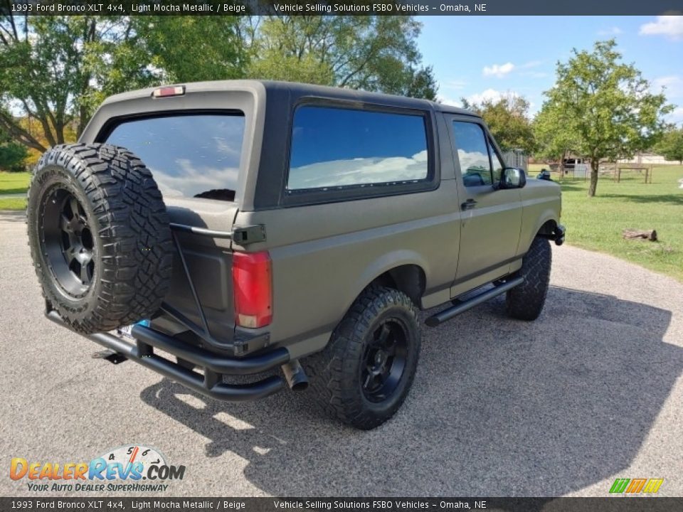 1993 Ford Bronco XLT 4x4 Light Mocha Metallic / Beige Photo #2