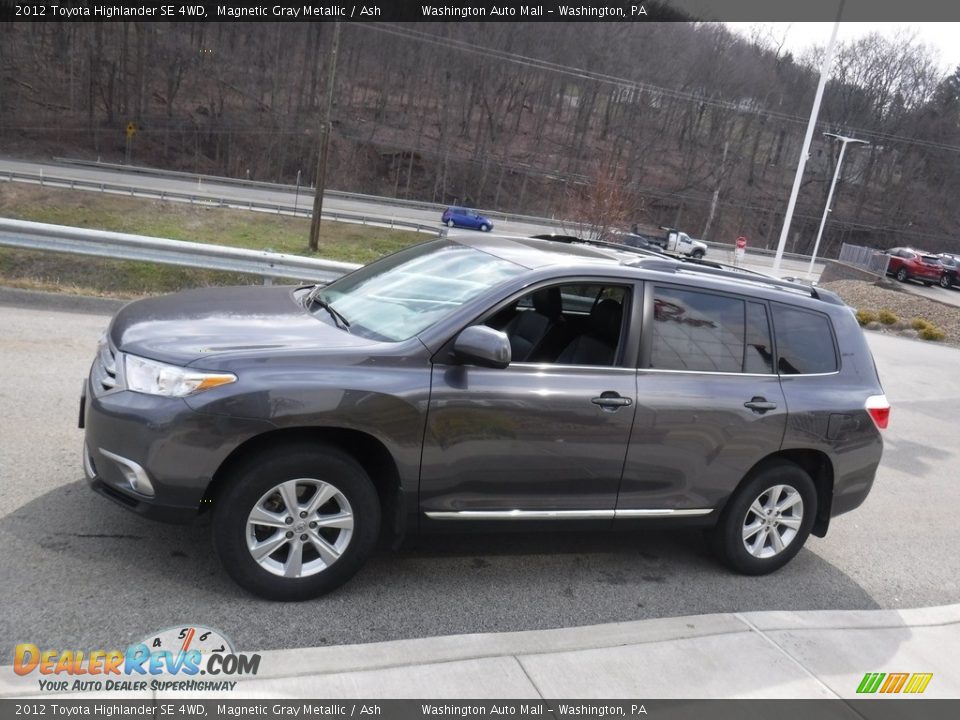 2012 Toyota Highlander SE 4WD Magnetic Gray Metallic / Ash Photo #11