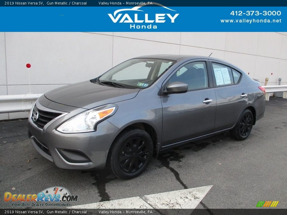 2019 Nissan Versa SV Gun Metallic / Charcoal Photo #1