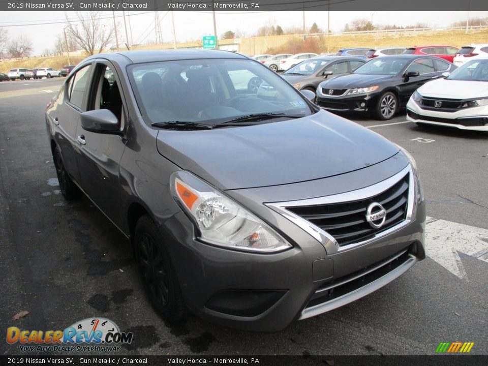 2019 Nissan Versa SV Gun Metallic / Charcoal Photo #7