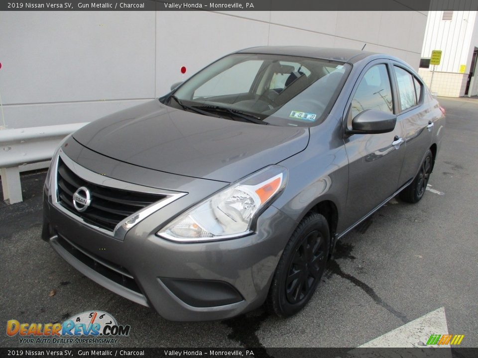 2019 Nissan Versa SV Gun Metallic / Charcoal Photo #9