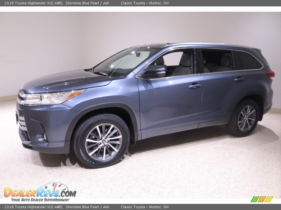 2018 Toyota Highlander XLE AWD Shoreline Blue Pearl / Ash Photo #3