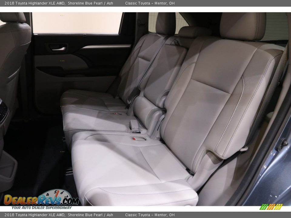 2018 Toyota Highlander XLE AWD Shoreline Blue Pearl / Ash Photo #18