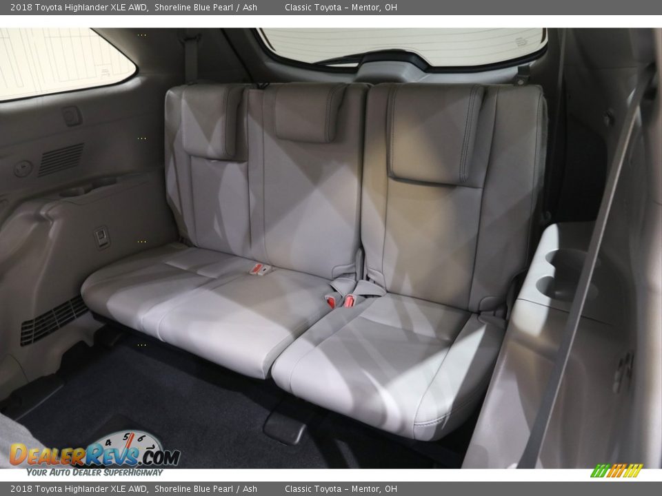 2018 Toyota Highlander XLE AWD Shoreline Blue Pearl / Ash Photo #19