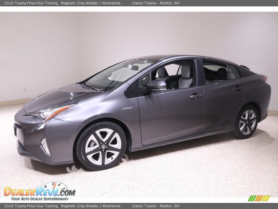 2016 Toyota Prius Four Touring Magnetic Gray Metallic / Moonstone Photo #3