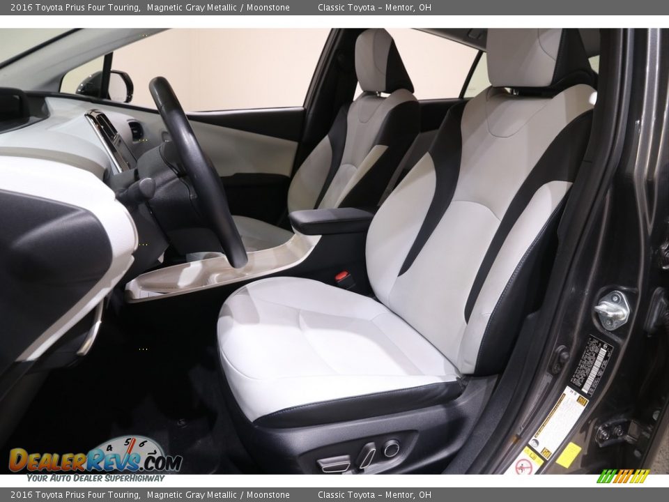 2016 Toyota Prius Four Touring Magnetic Gray Metallic / Moonstone Photo #5
