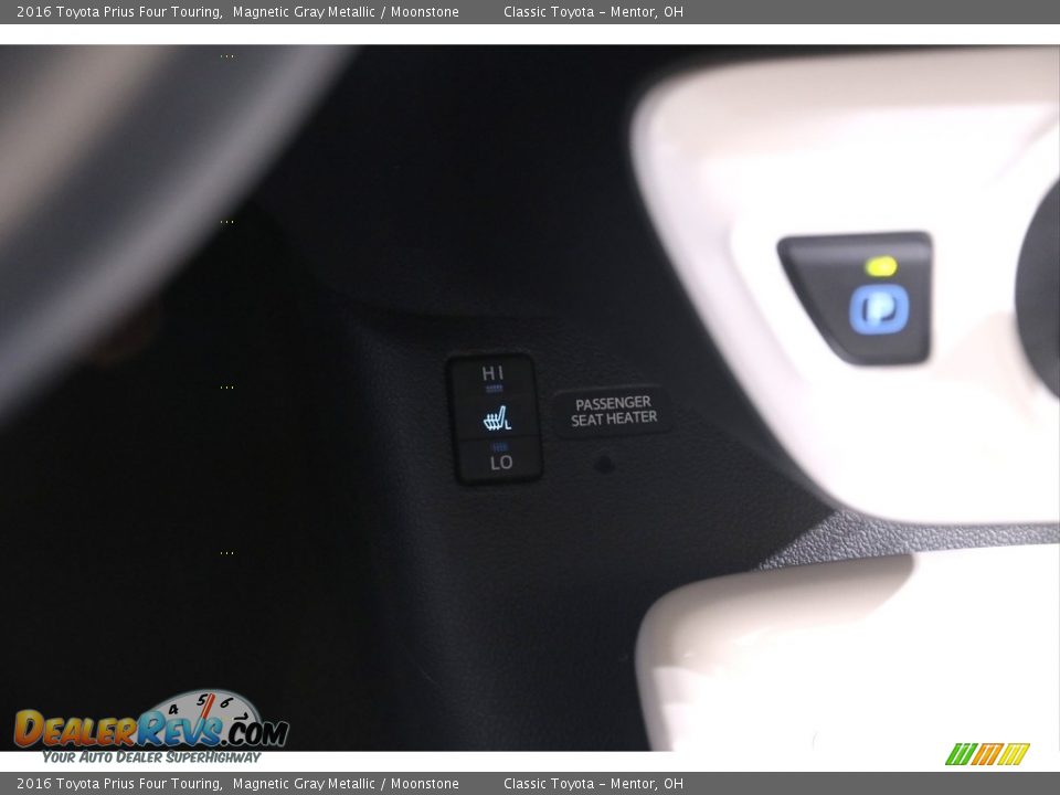 2016 Toyota Prius Four Touring Magnetic Gray Metallic / Moonstone Photo #16