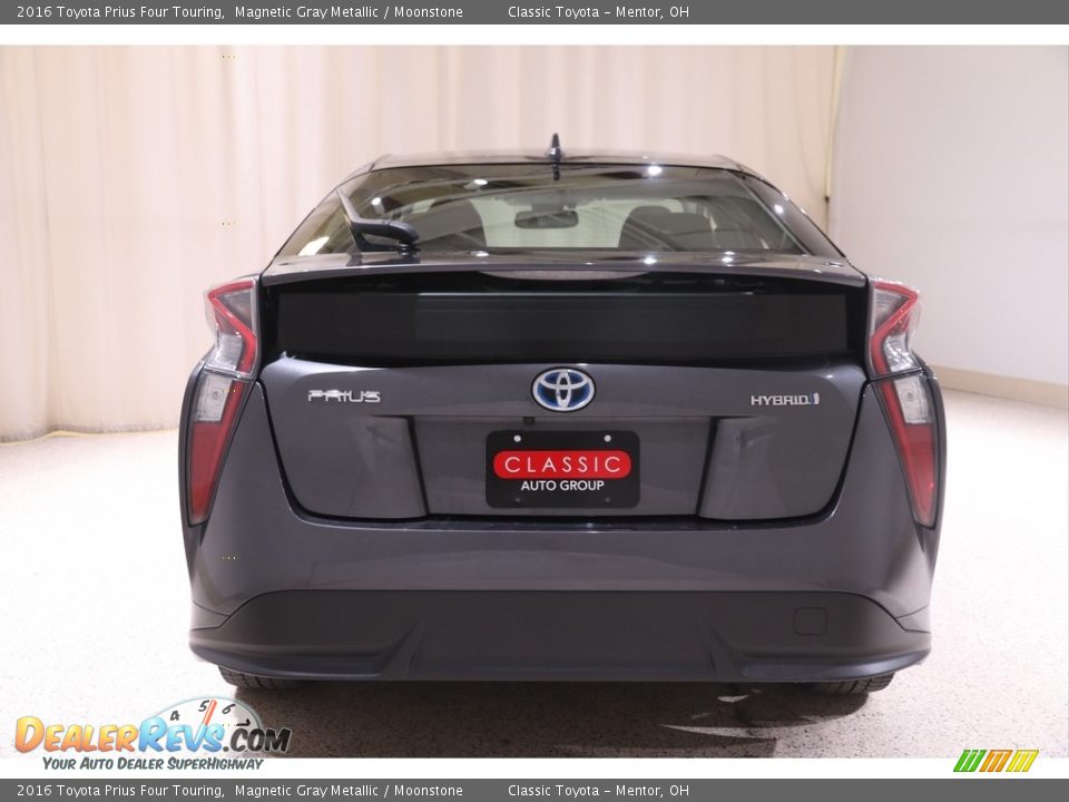 2016 Toyota Prius Four Touring Magnetic Gray Metallic / Moonstone Photo #20