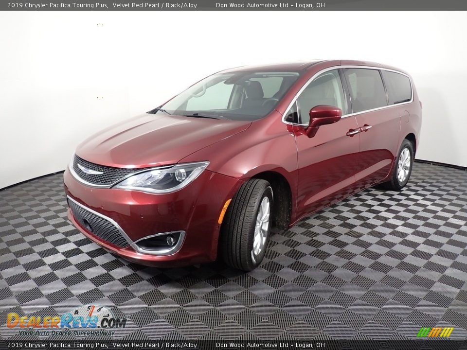 2019 Chrysler Pacifica Touring Plus Velvet Red Pearl / Black/Alloy Photo #9