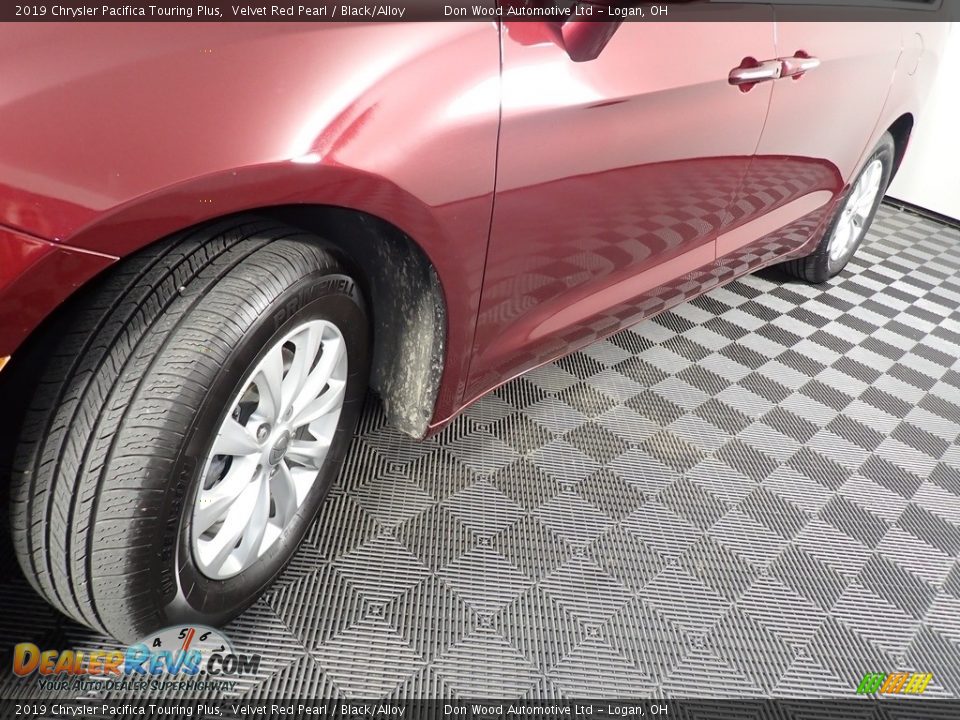 2019 Chrysler Pacifica Touring Plus Velvet Red Pearl / Black/Alloy Photo #10