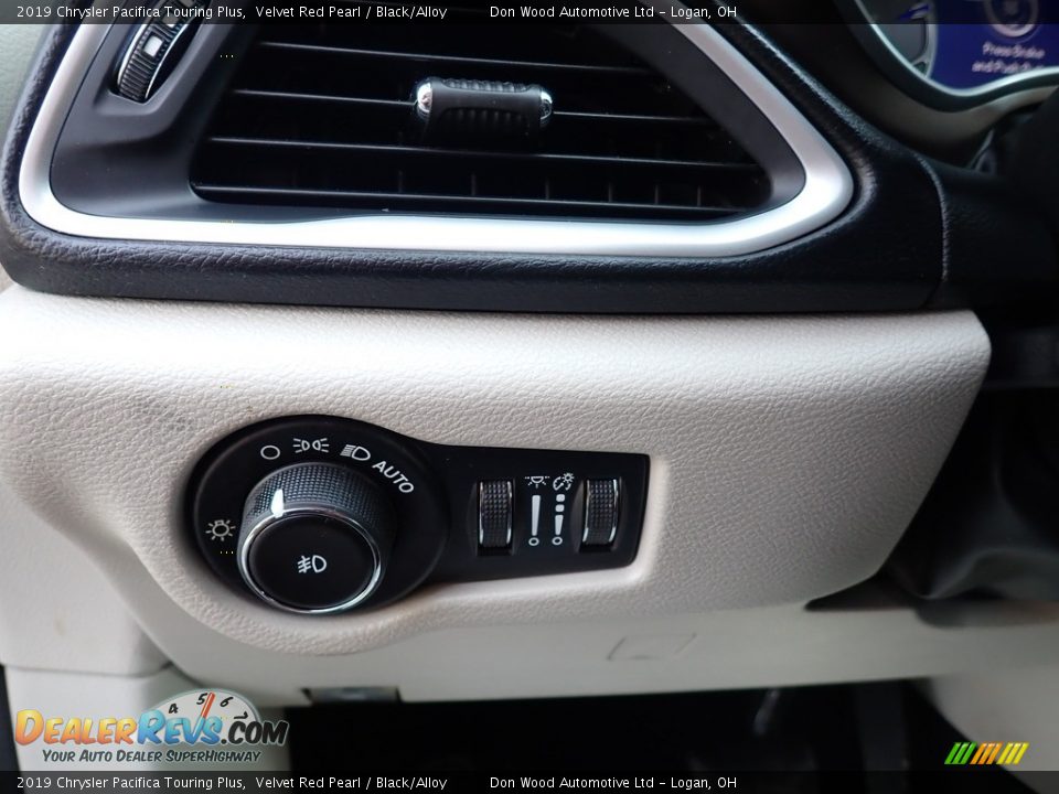 2019 Chrysler Pacifica Touring Plus Velvet Red Pearl / Black/Alloy Photo #22
