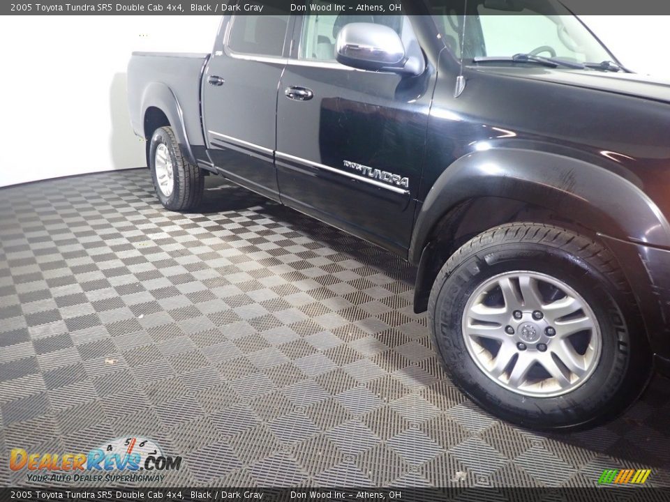 2005 Toyota Tundra SR5 Double Cab 4x4 Black / Dark Gray Photo #3