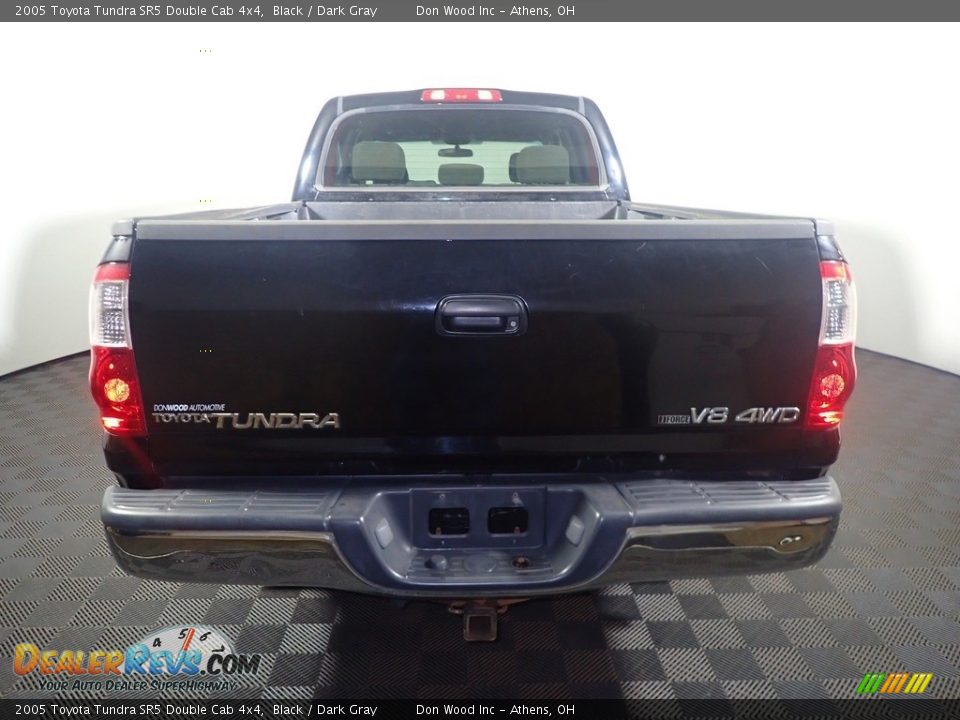 2005 Toyota Tundra SR5 Double Cab 4x4 Black / Dark Gray Photo #12