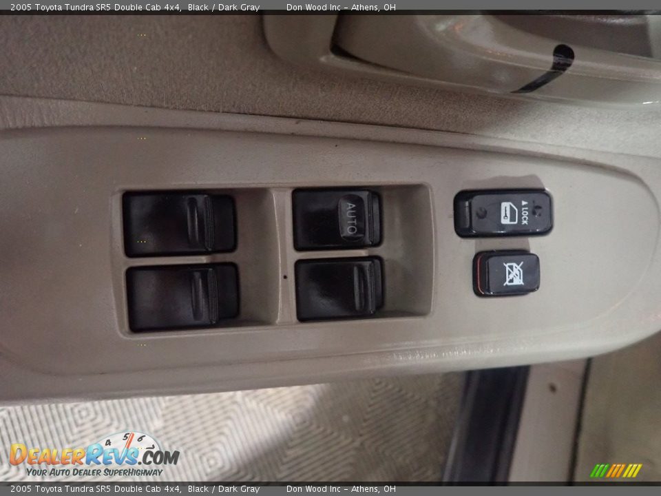 2005 Toyota Tundra SR5 Double Cab 4x4 Black / Dark Gray Photo #19