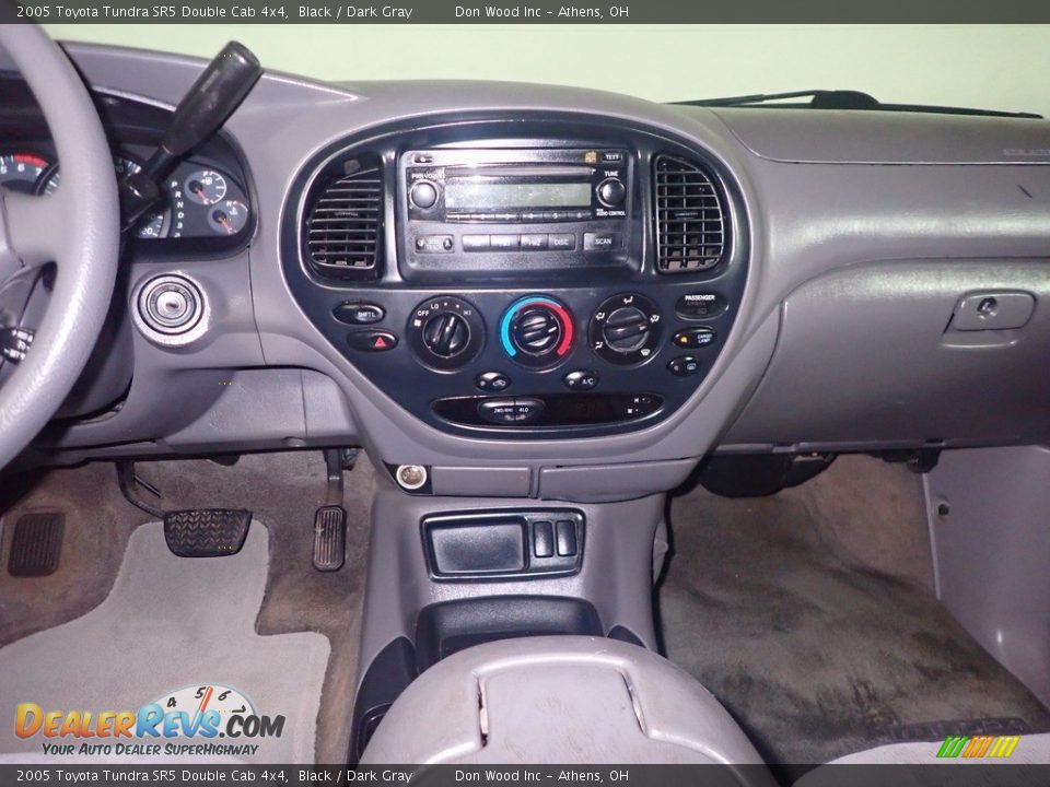 2005 Toyota Tundra SR5 Double Cab 4x4 Black / Dark Gray Photo #23