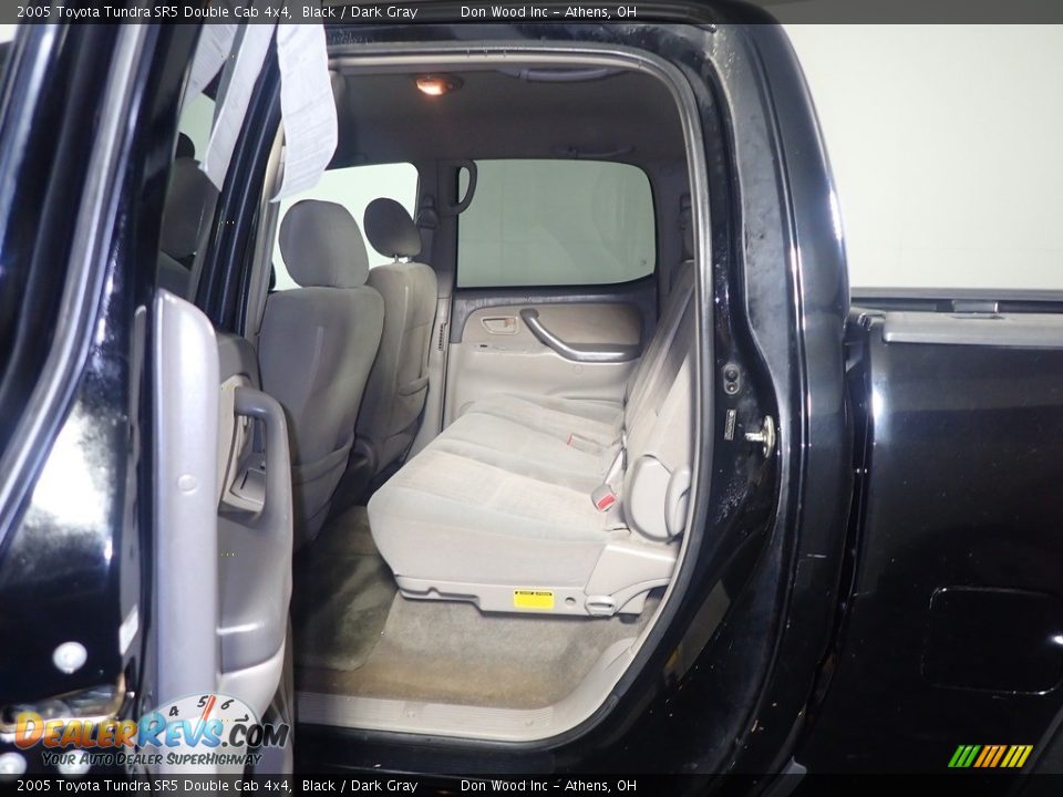 2005 Toyota Tundra SR5 Double Cab 4x4 Black / Dark Gray Photo #31