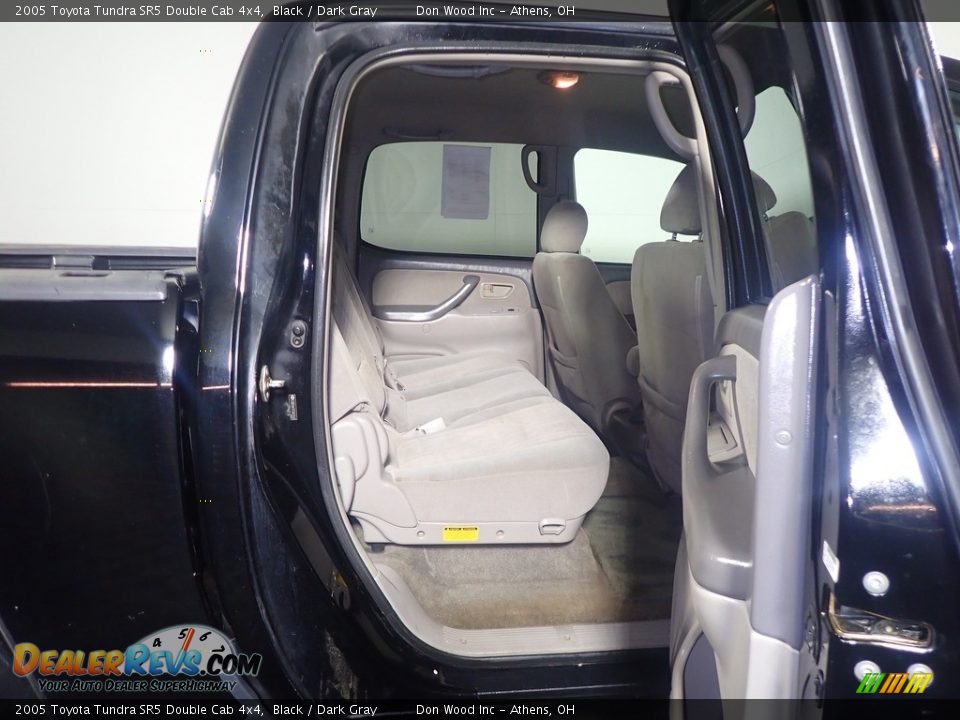 2005 Toyota Tundra SR5 Double Cab 4x4 Black / Dark Gray Photo #33