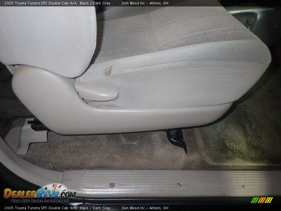 2005 Toyota Tundra SR5 Double Cab 4x4 Black / Dark Gray Photo #36